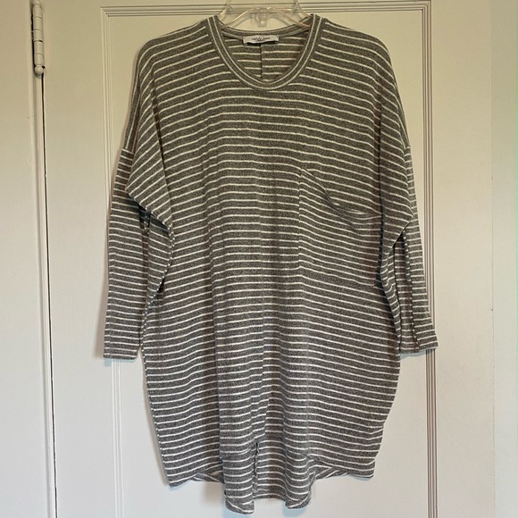 Carly Jean Los Angeles Sweaters - Carly Jean Los Angeles Striped Sweater | Size S